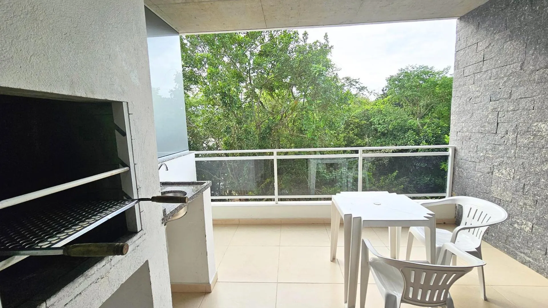 Refúgio da Lagoinha - Centro de Bombinhas Inn
